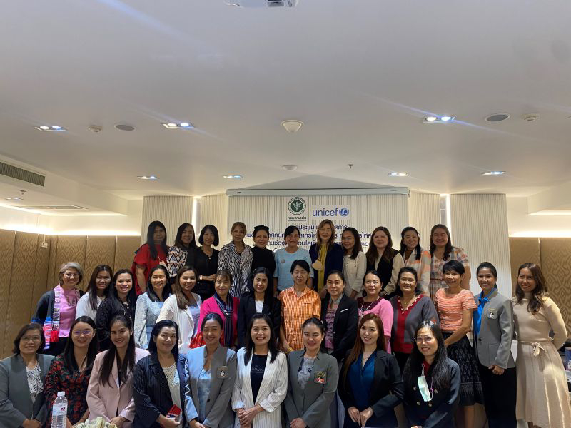 ให้คำปรึกษาในการเลี้ยงลูกด้วยน้ำนมแม่